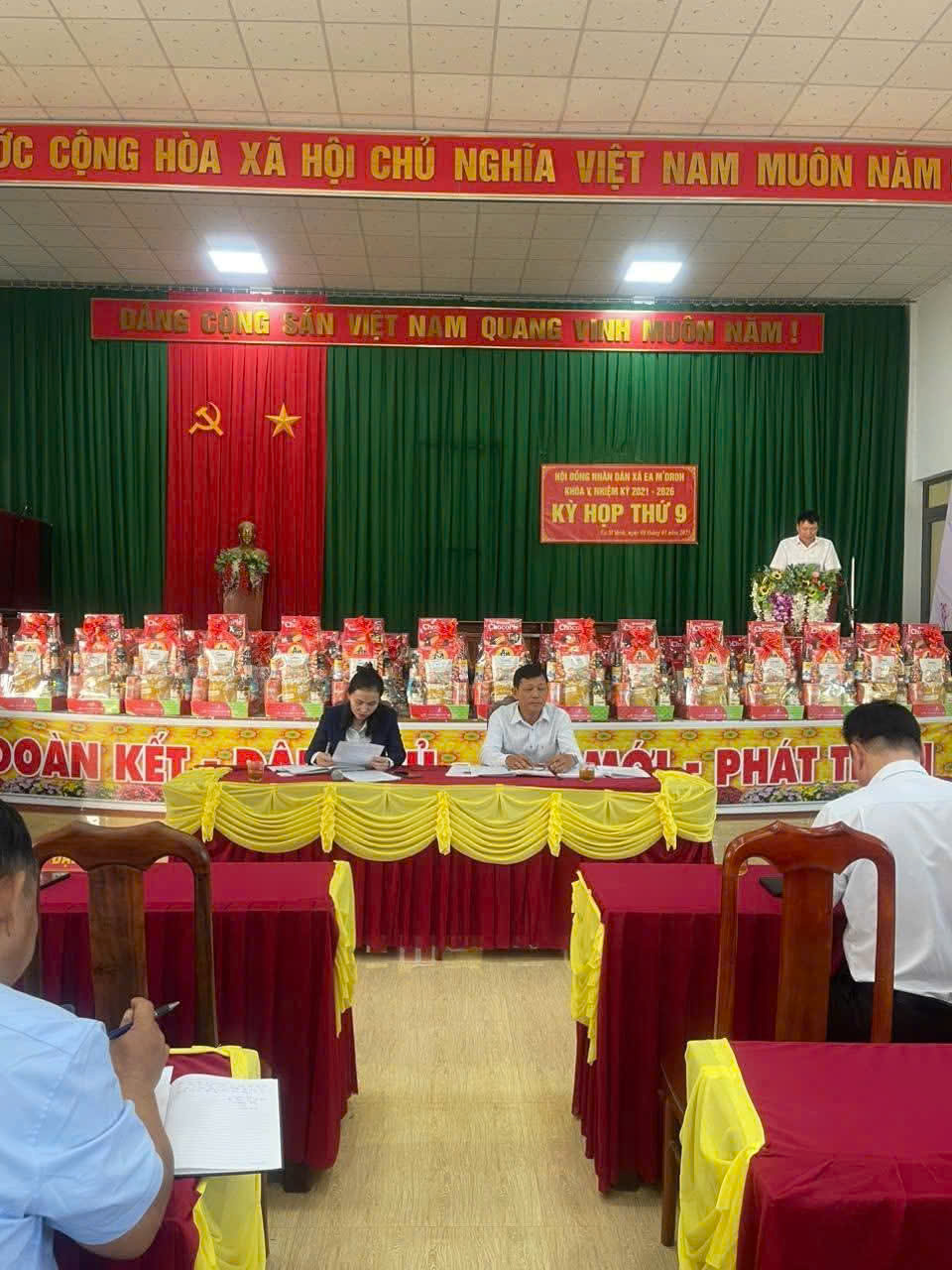 Tổ chức thành công kỳ họp thứ 9 HĐND xã khoá V, nhiệm kỳ 2021-2026