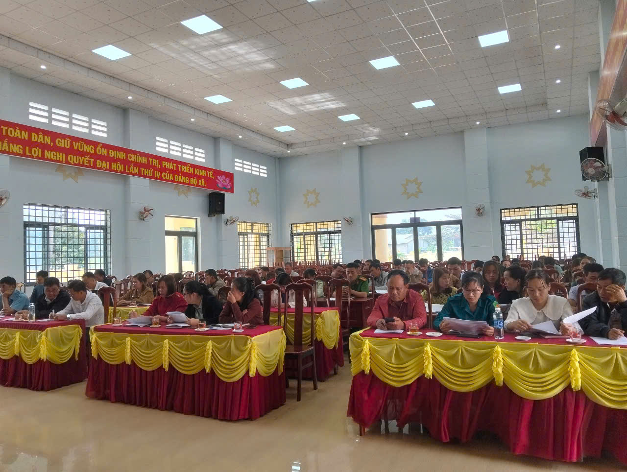 Hội nghị đánh giá tình hình phát triển kinh tế- xã hội năm 2024, phương hướng nhiệm vụ năm 2025