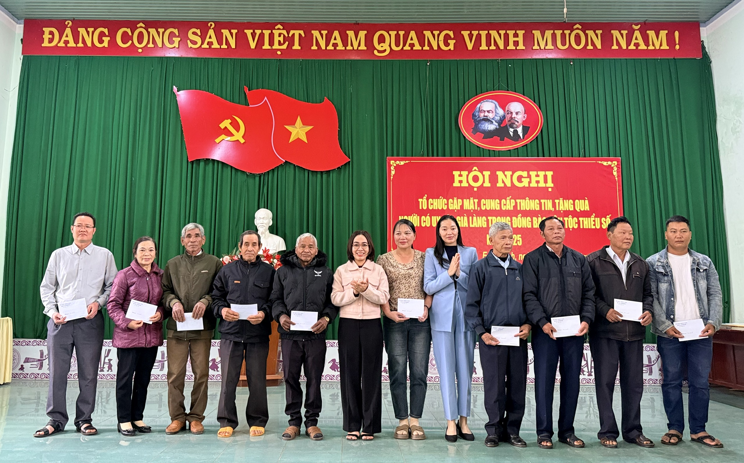 z7412268453929_fcbf8f602345a793e04facfb192ca714